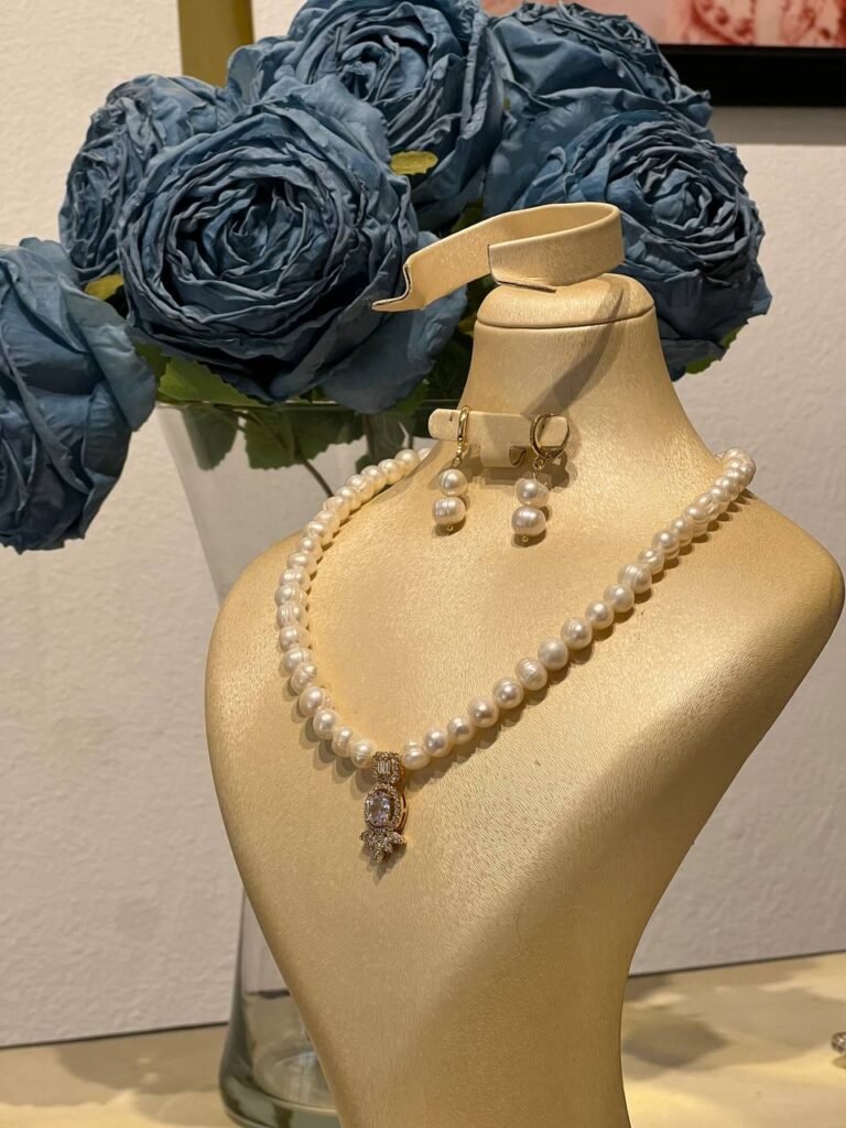 "Parure collier boucles perle djouher zyrkon Brava Bijoux".